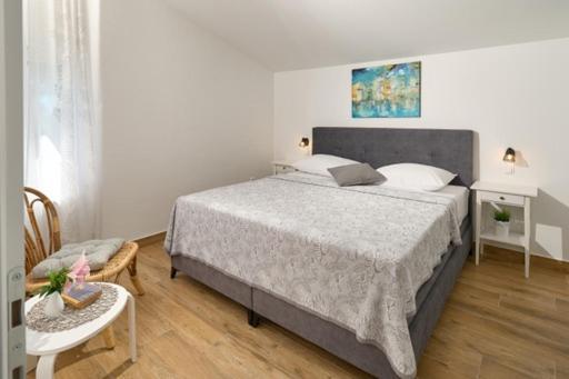 Apartment Biserka *